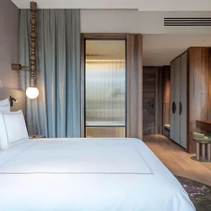 5* מלון Swissotel
