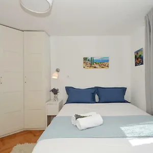 Bora Bora Apartament Kaštela